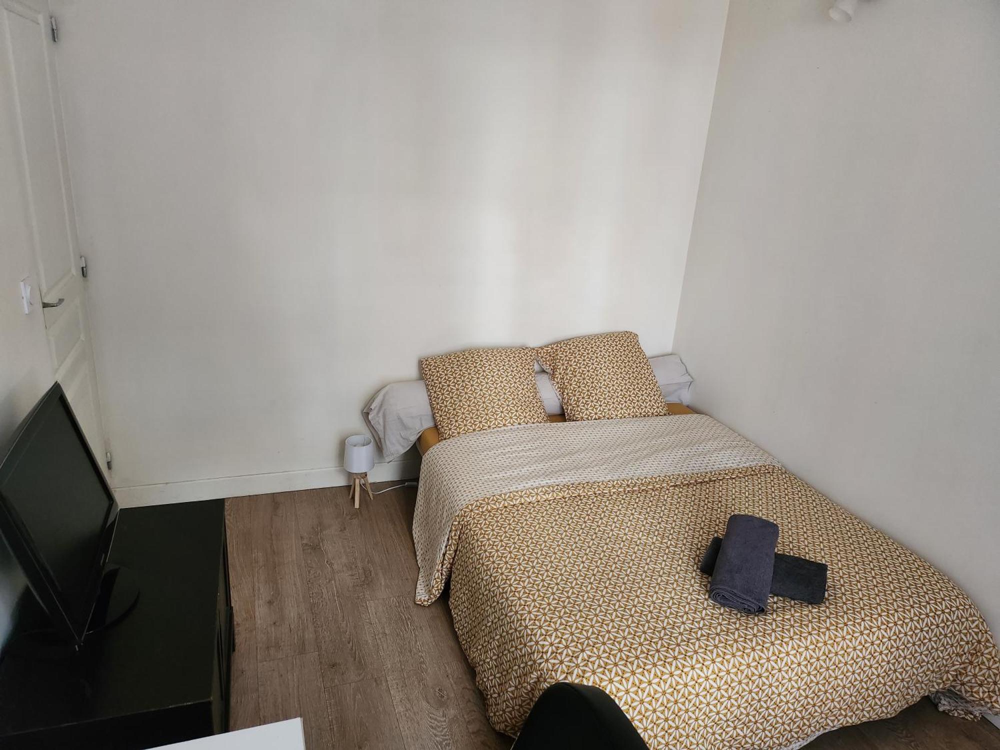 Chambre Dans Une Maison Partagee نويلي-سور-مارن المظهر الخارجي الصورة